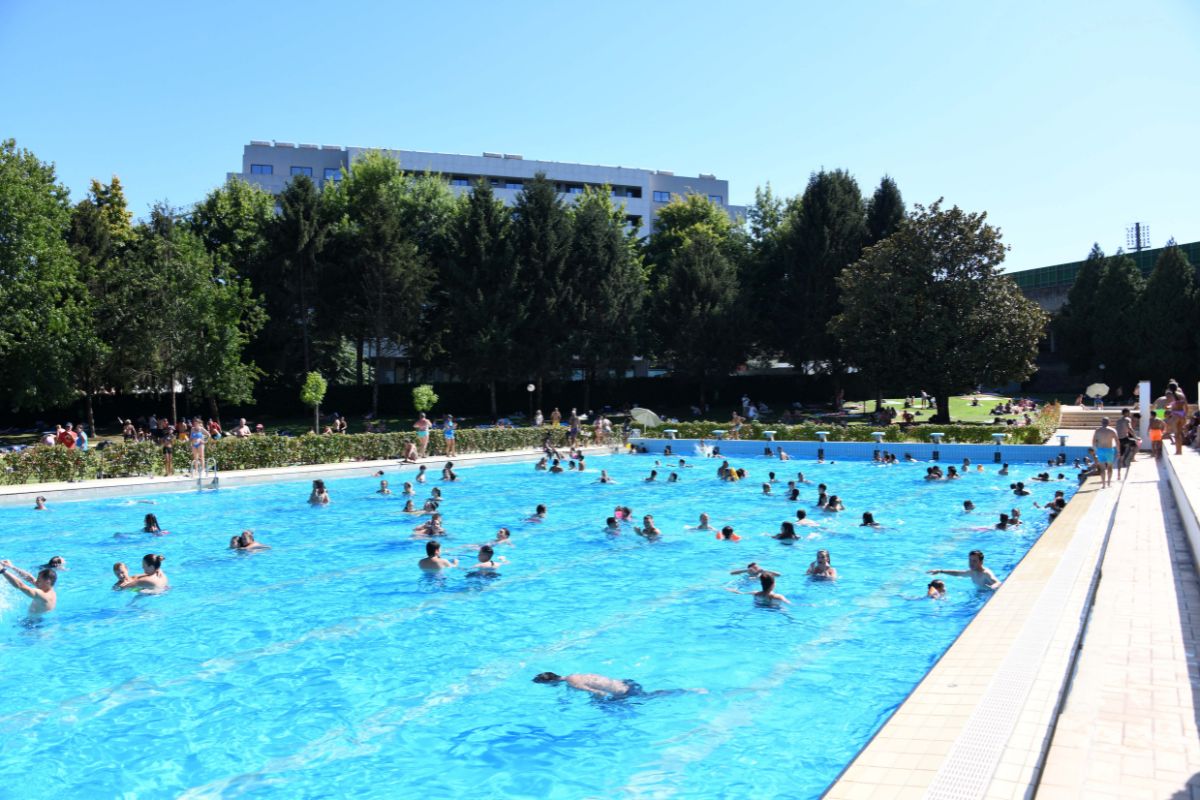 Piscinas municipais exteriores de Famalicão