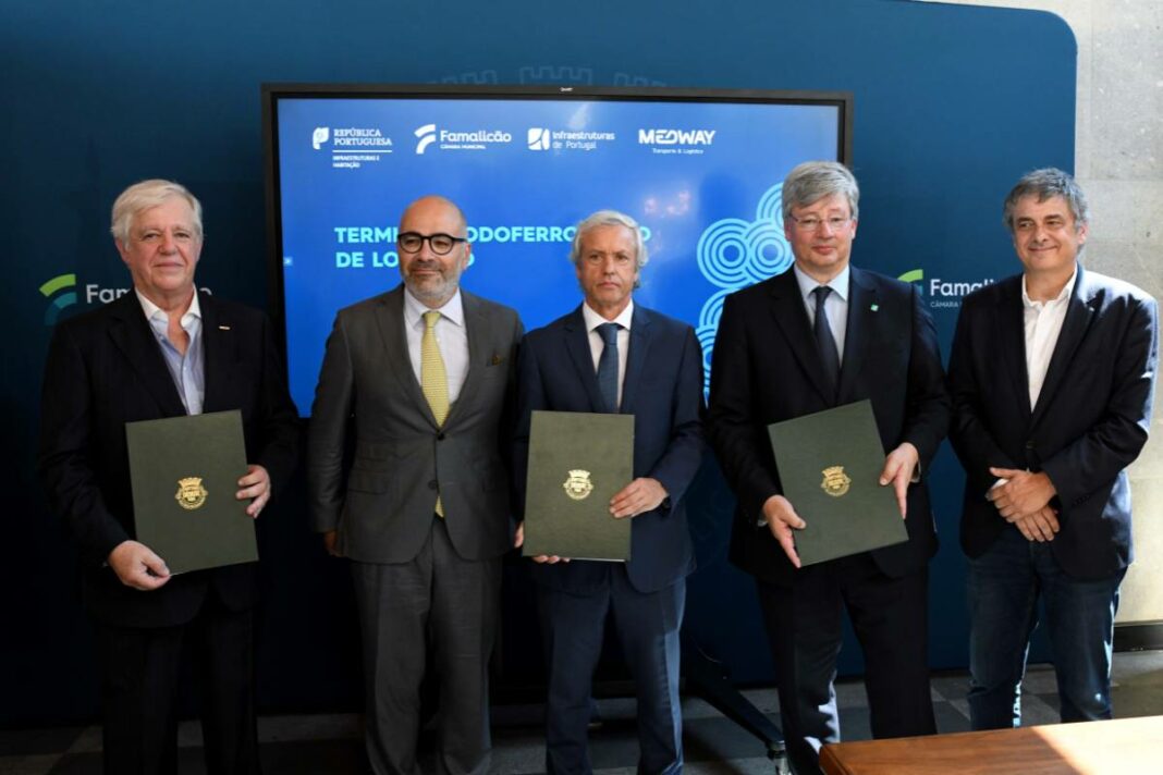 (Carlos Vasconcelos, Medway, Miguel Pinto Luz, Ministro, Mário Passos, Presidente Câmara, Miguel Cruz, Presidente da IP , Carlos Fernandes, Vice Presidente IP